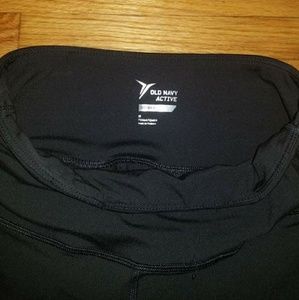 Old Navy Active Fit cropped leggings